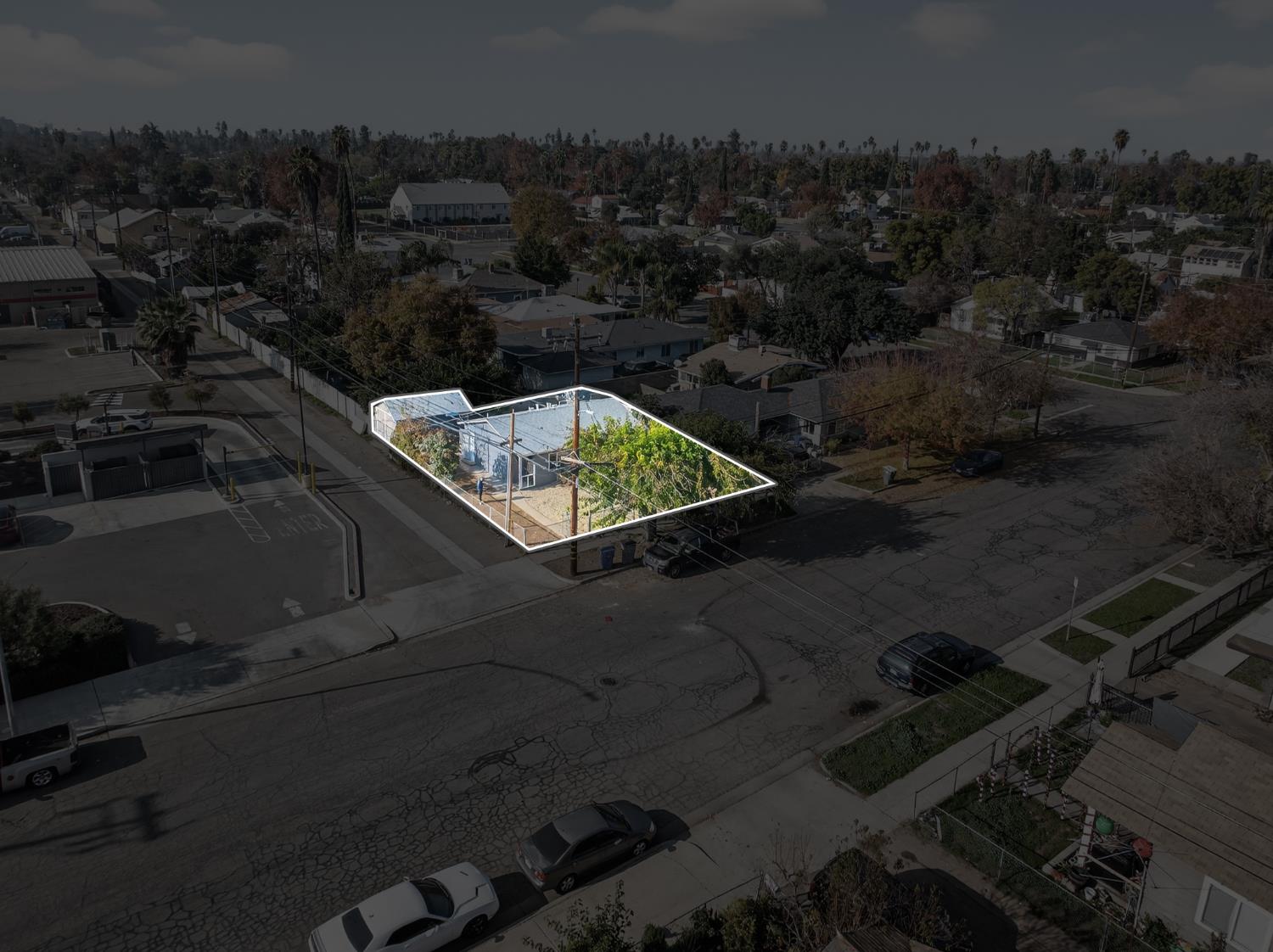 622 South 11th Street Fresno, CA 93702 - Photo 6 of 37 an aerial view of house with yard