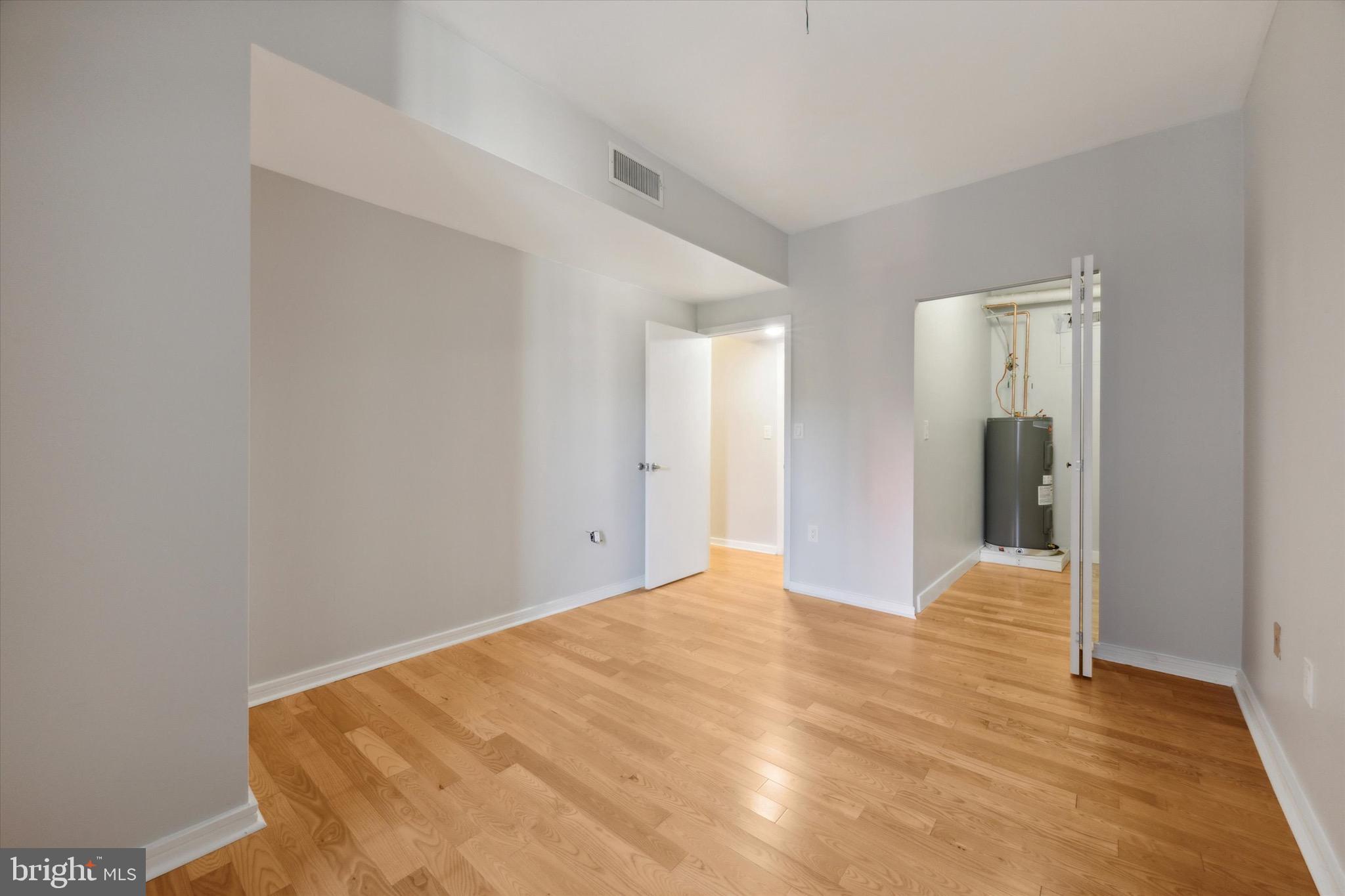 222 Church Street, Unit 3F Philadelphia, PA 19106 - Photo 12 of 19 a view of an empty room