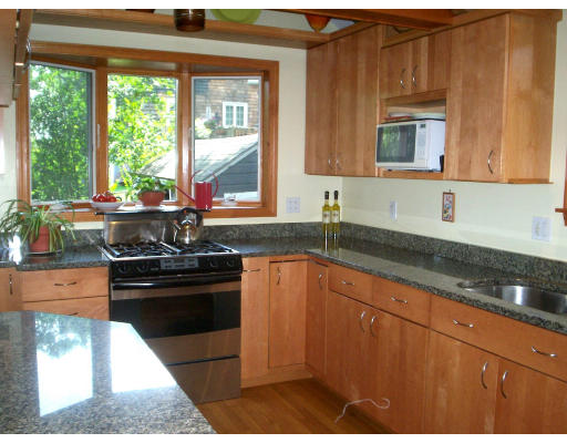 98 Mayflower Road Quincy, MA 02171 - Photo 12 of 27 Gallery Image 12