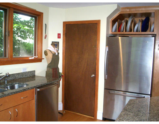 98 Mayflower Road Quincy, MA 02171 - Photo 13 of 27 Gallery Image 13