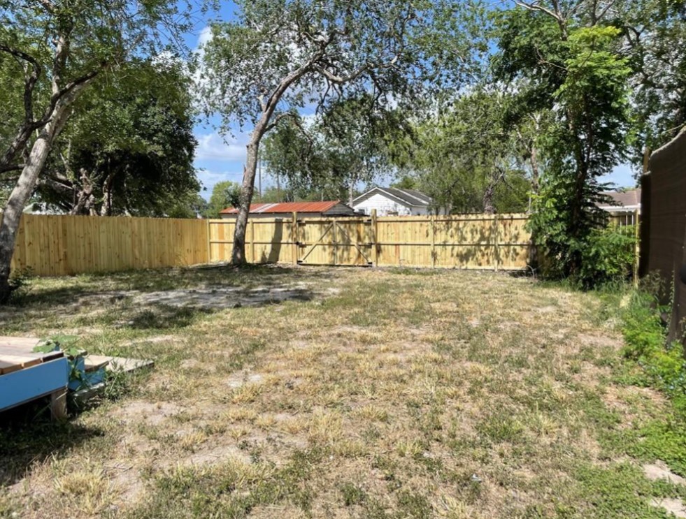 516 Sodville Street Sinton, TX 78387 - Photo 11 of 11 a view of a backyard