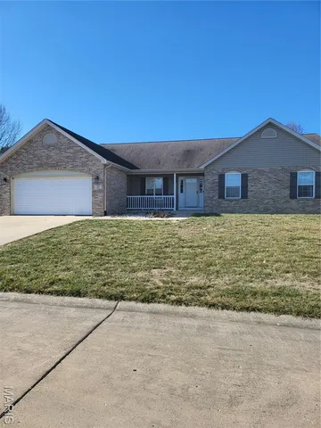 $335,000 | 513 Stonefield Drive, Smithton, IL 62285