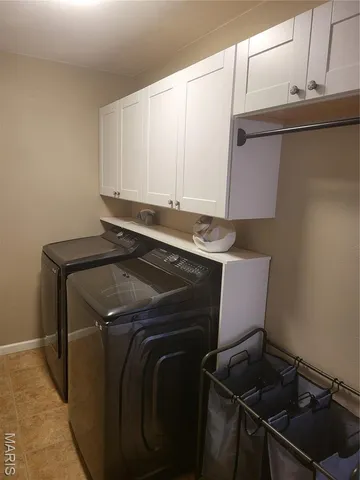 $335,000 | 513 Stonefield Drive, Smithton, IL 62285