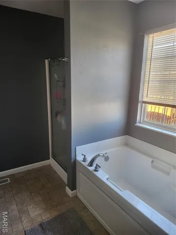 $335,000 | 513 Stonefield Drive, Smithton, IL 62285