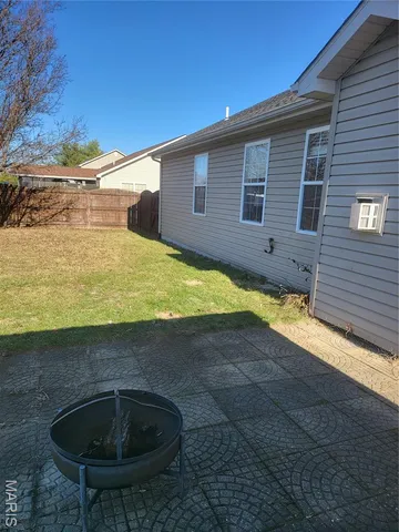 $335,000 | 513 Stonefield Drive, Smithton, IL 62285