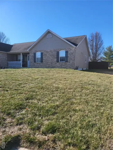 $335,000 | 513 Stonefield Drive, Smithton, IL 62285