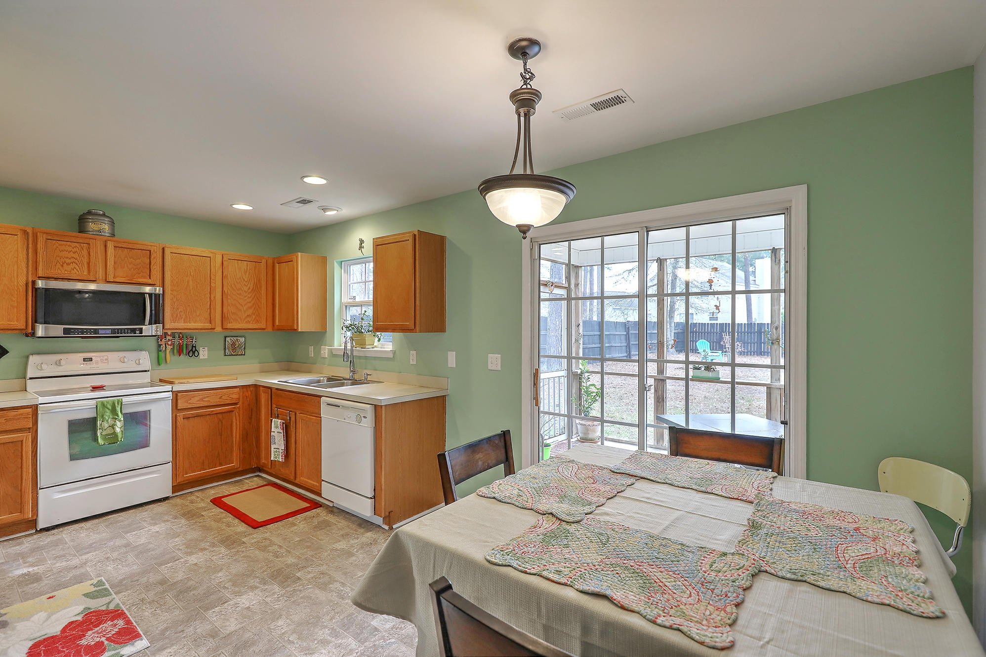 4849 Oak Leaf Road Summerville, SC 29485 - Photo 12 of 29 Kitchen/dining