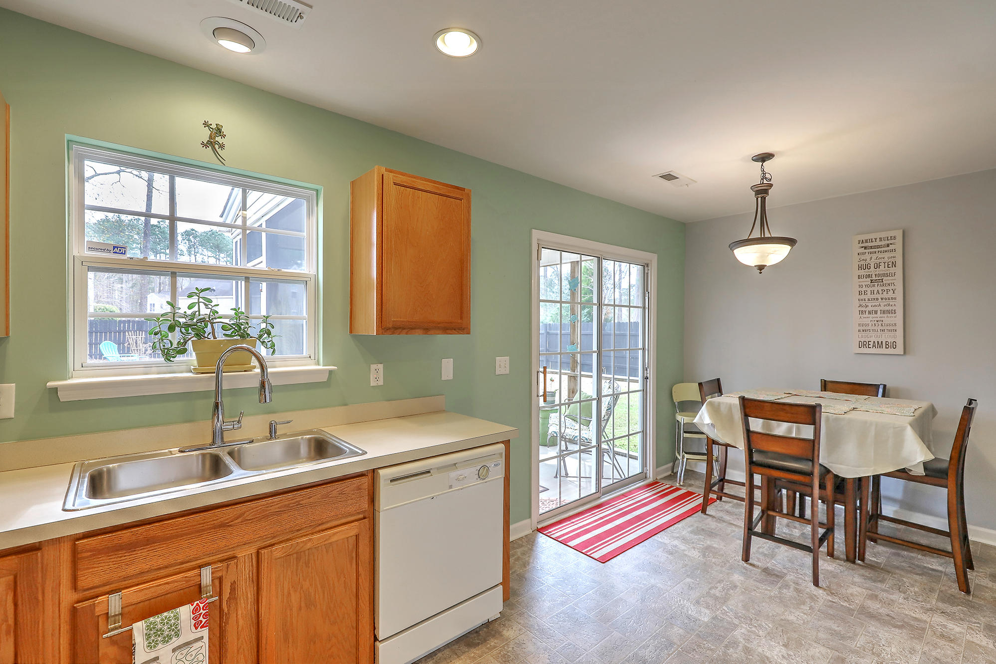 4849 Oak Leaf Road Summerville, SC 29485 - Photo 15 of 29 Kitchen/dining