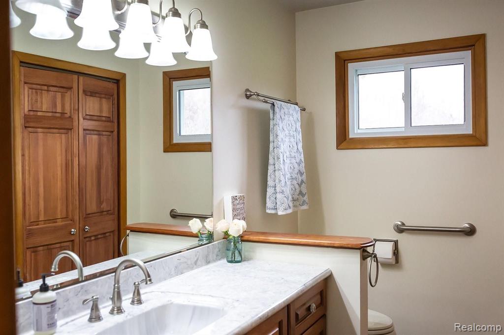 2100 North Nichols Road Flushing, MI 48433 - Photo 18 of 54