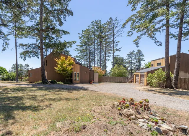 $755,000 | 37940 Pacific View Drive, Gualala, CA 95445