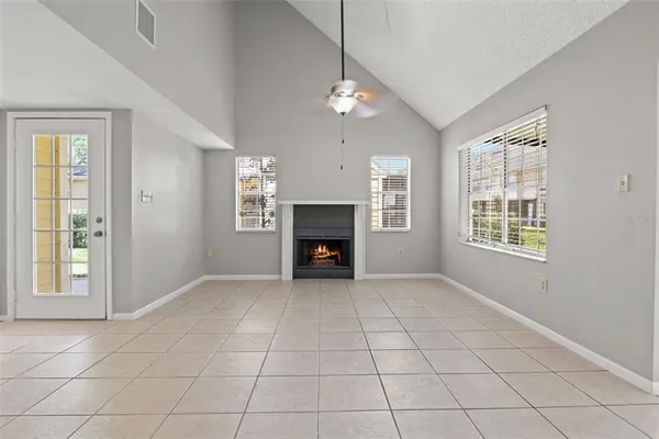 $275,000 | 3614 Pine Knot Drive, Unit 3614, Valrico, FL 33596