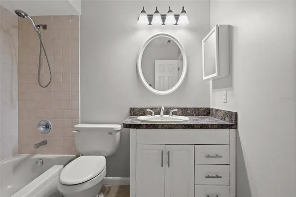 $275,000 | 3614 Pine Knot Drive, Unit 3614, Valrico, FL 33596