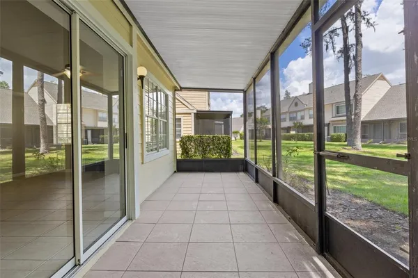 $275,000 | 3614 Pine Knot Drive, Unit 3614, Valrico, FL 33596