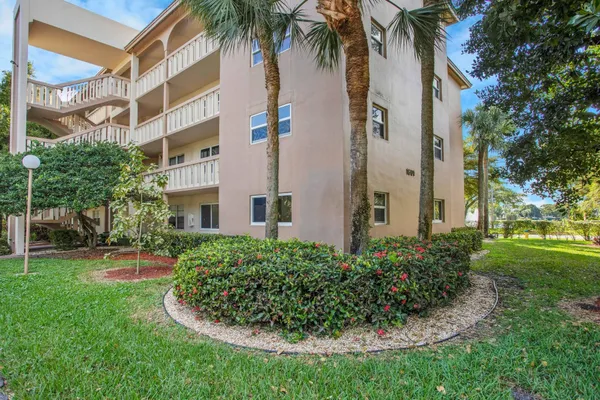 $279,000 | 1601 Abaco Drive, Unit M1, Coconut Creek, FL 33066