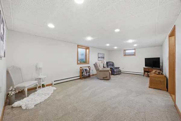 $425,000 | 2909 Edgewood Drive North, Fargo, ND 58102