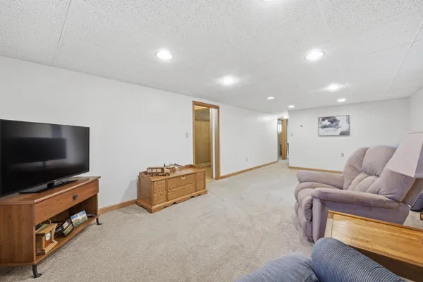 $425,000 | 2909 Edgewood Drive North, Fargo, ND 58102