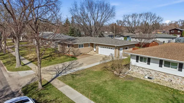 $425,000 | 2909 Edgewood Drive North, Fargo, ND 58102