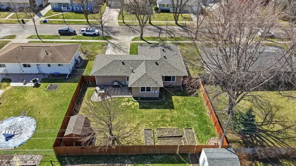 $425,000 | 2909 Edgewood Drive North, Fargo, ND 58102