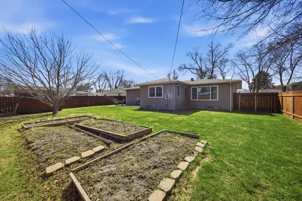 $425,000 | 2909 Edgewood Drive North, Fargo, ND 58102