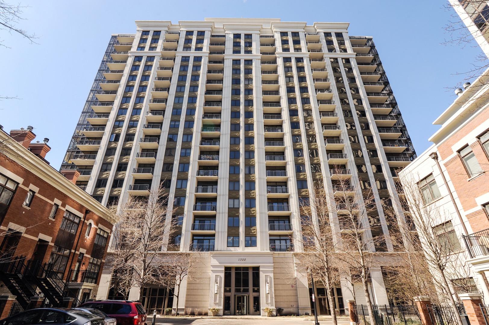 1322 South Prairie Avenue, Unit 302 Chicago, IL 60605 - Photo 1 of 13 front view of a building
