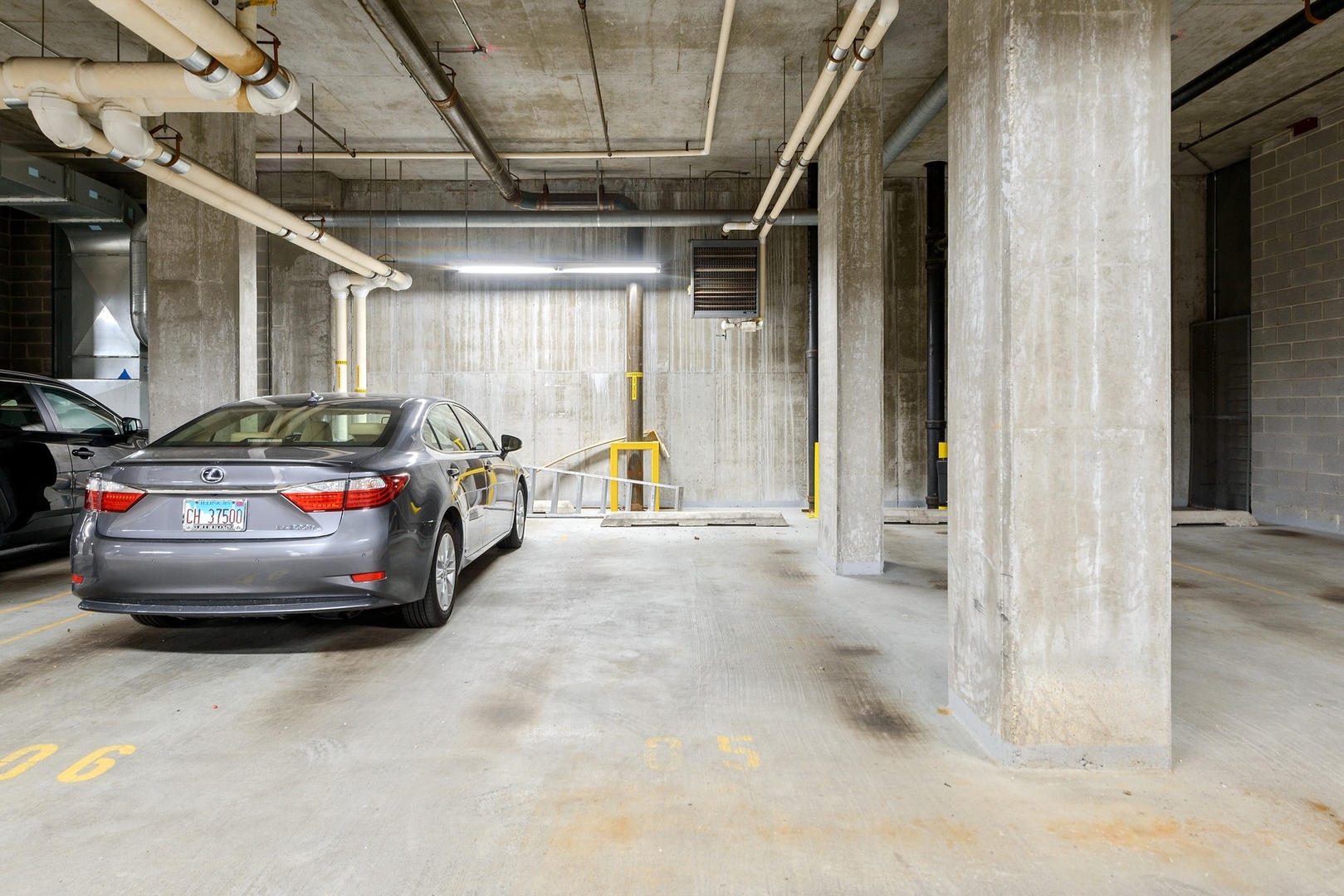 1322 South Prairie Avenue, Unit 302 Chicago, IL 60605 - Photo 13 of 13 a view of parking garage