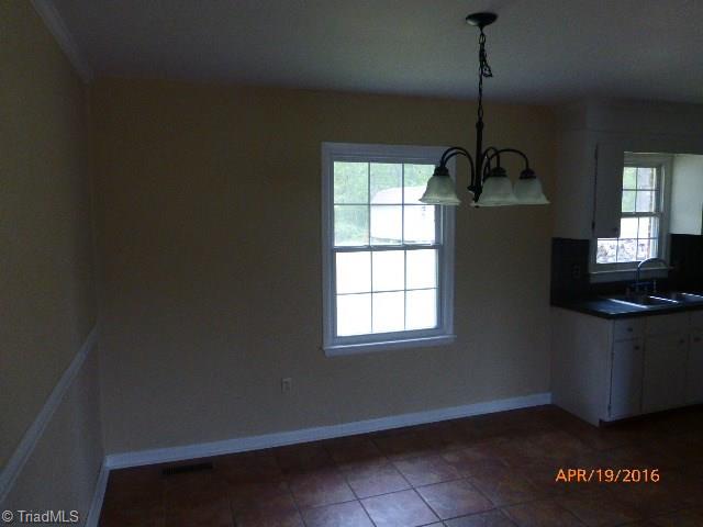 862 Frank Hulin Road Lexington, NC 27295 - Photo 4 of 11 Eating Area