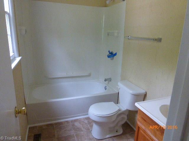 862 Frank Hulin Road Lexington, NC 27295 - Photo 8 of 11 Upstairs Master Bath