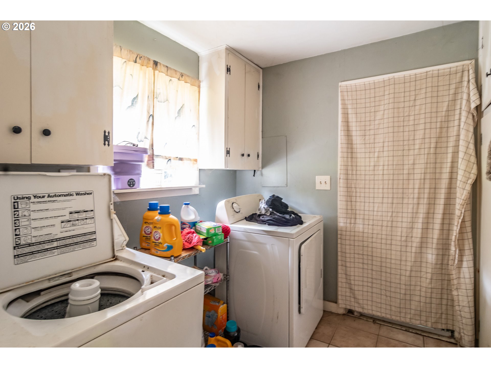 3161 Glenbrook Loop Road Riddle, OR 97469 - Photo 19 of 48 Family Room