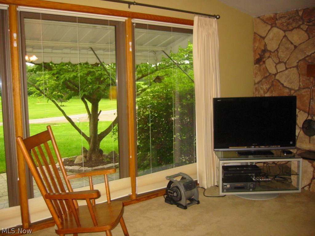 3800 Shellhart Road Norton, OH 44203 - Photo 4 of 21