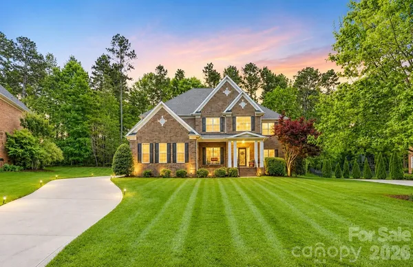 $900,000 | 807 Crown Vista Court, Wesley Chapel, NC 28110