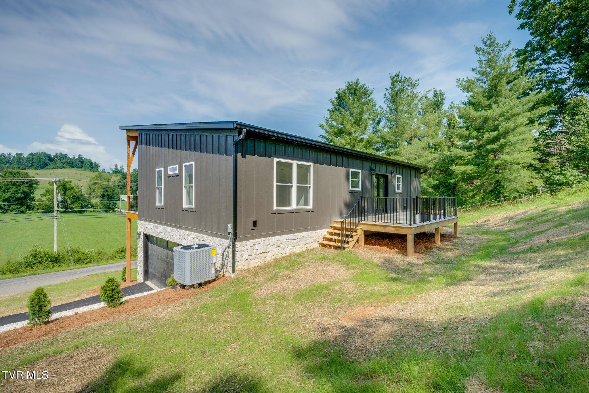 1385 Gap Creek Road Elizabethton, TN 37643 - Photo 30 of 40 026