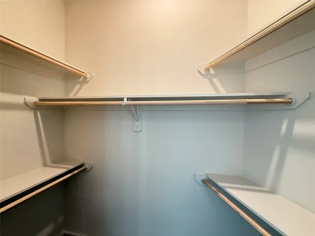 $2,690 | 641 West Crosstimbers Street, Unit 211, Houston, TX 77018