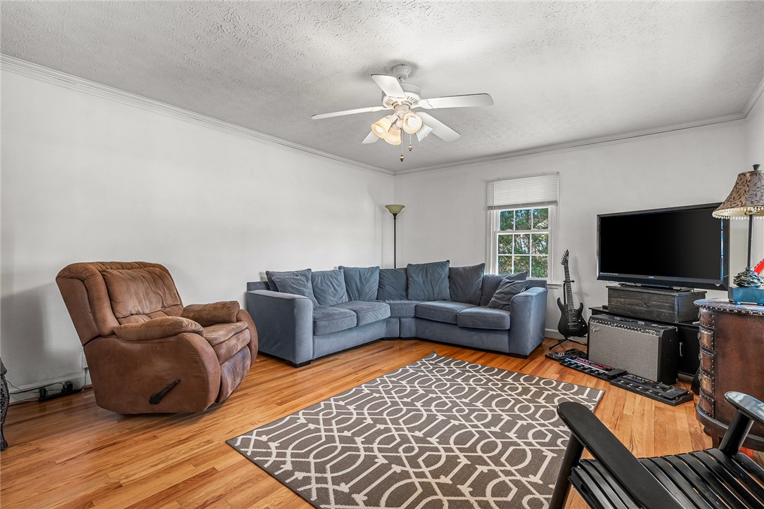 1503 Levis Smith Road Pendleton, SC 29670 - Photo 3 of 30