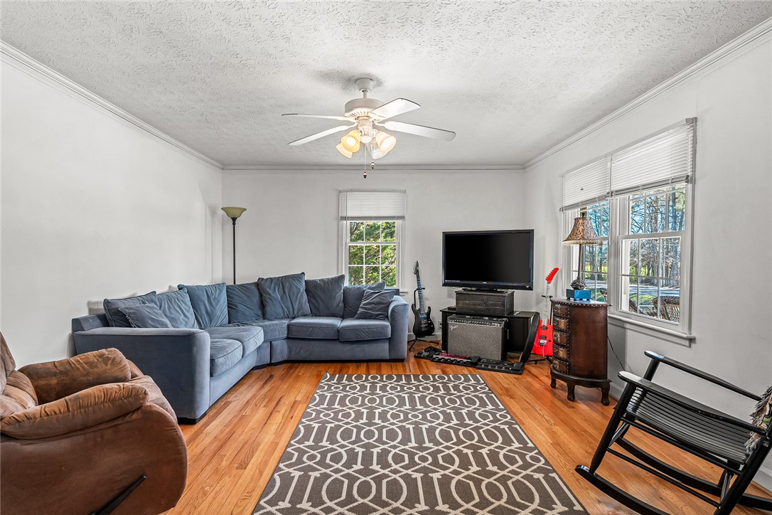 1503 Levis Smith Road Pendleton, SC 29670 - Photo 4 of 30