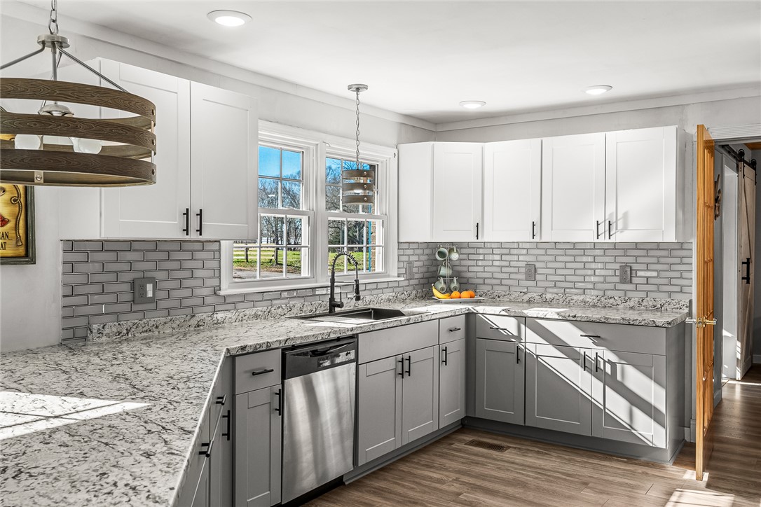 1503 Levis Smith Road Pendleton, SC 29670 - Photo 7 of 30
