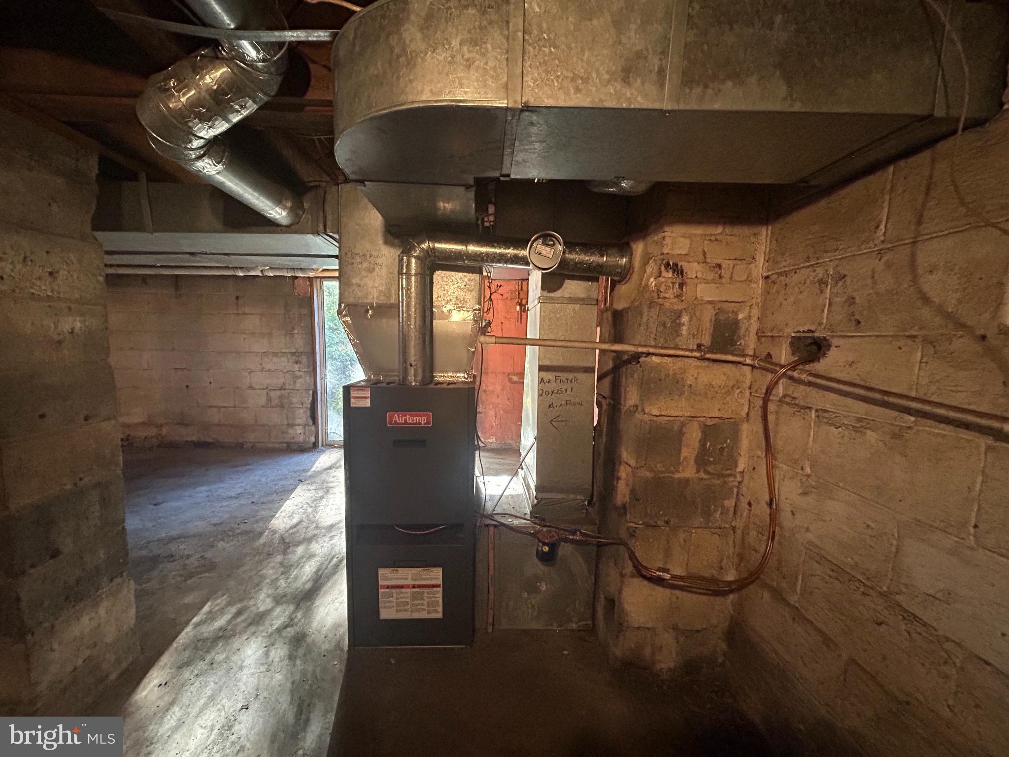 15325 Holly Grove Road Silver Spring, MD 20905 - Photo 10 of 27