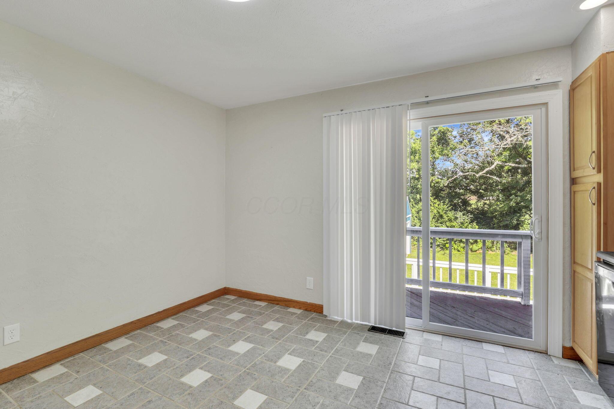 1588 Fall Brook Road Columbus, OH 43223 - Photo 13 of 54