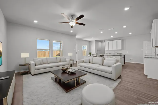 $2,200 | 8420 Aloe Vera, San Antonio, TX 78222