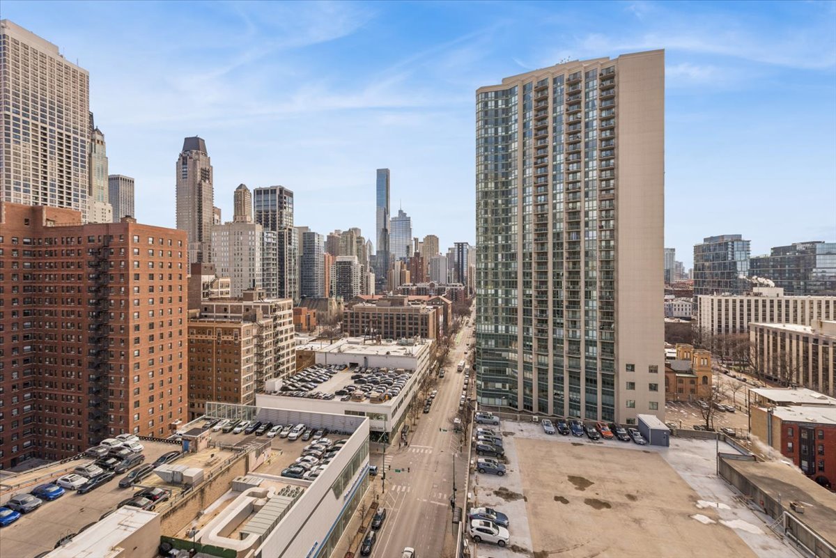 1122 North Clark Street, Unit 1908 Chicago, IL 60610 - Photo 9 of 17
