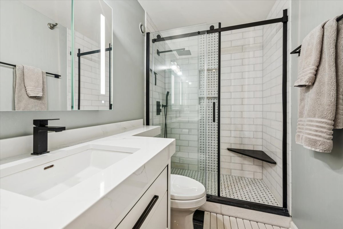 1122 North Clark Street, Unit 1908 Chicago, IL 60610 - Photo 10 of 17