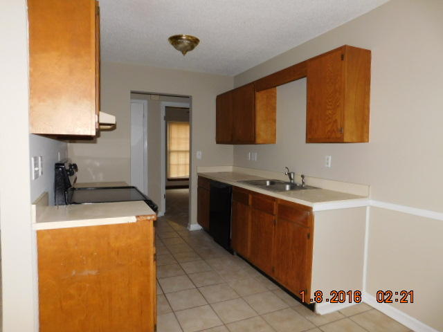 100 Sapling Court Moncks Corner, SC 29461 - Photo 5 of 17 DSCN4060