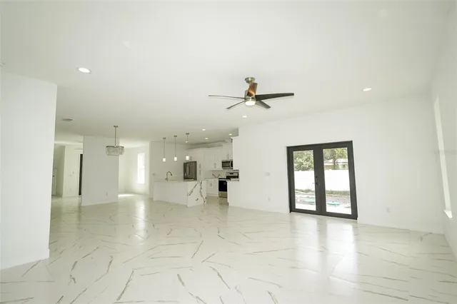 $3,500 | 2603 South 70th Street, Tampa, FL 33619