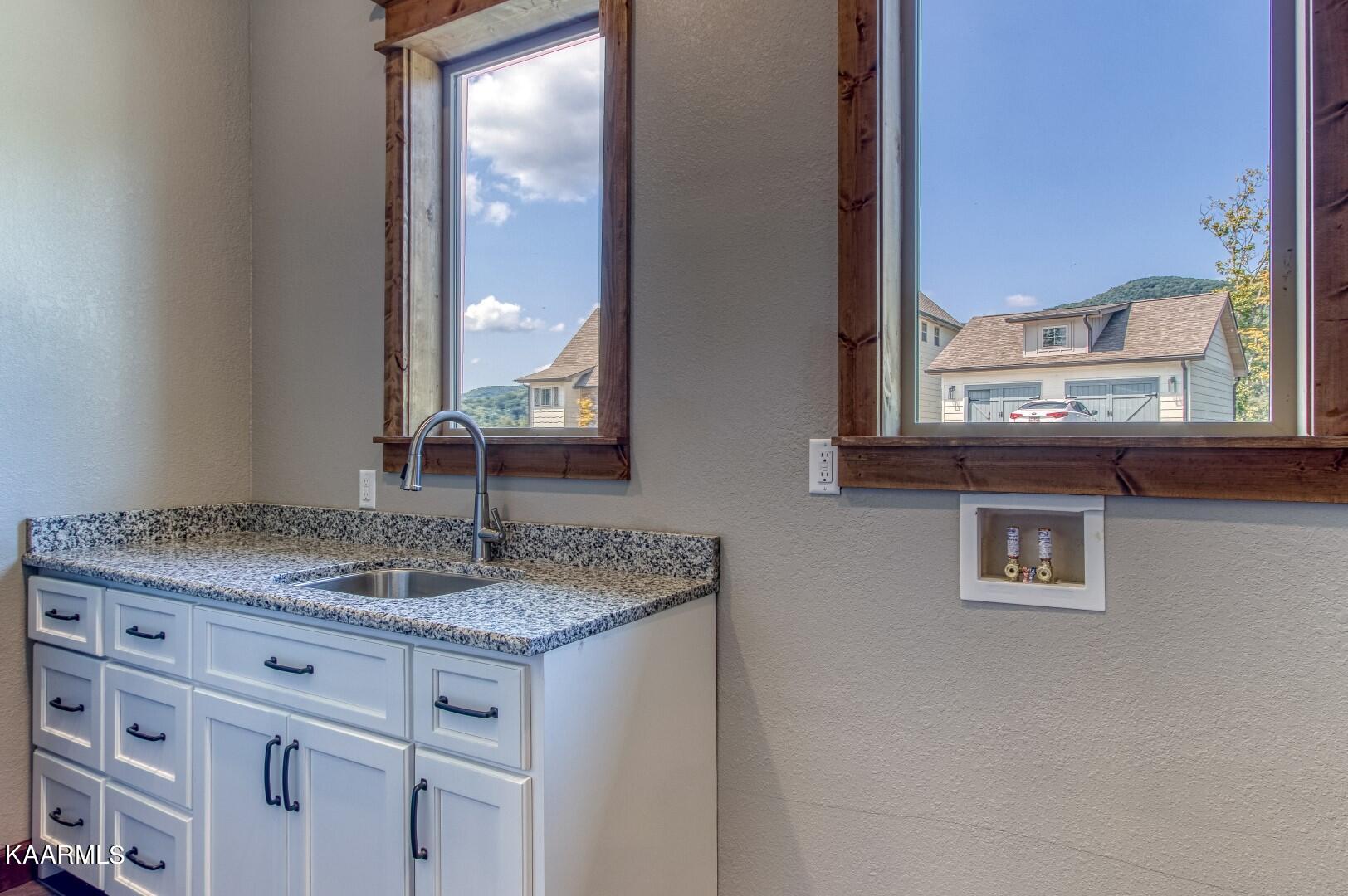 3093 Smoky Bluff Trail Sevierville, TN 37862 - Photo 6 of 60 1 (6)