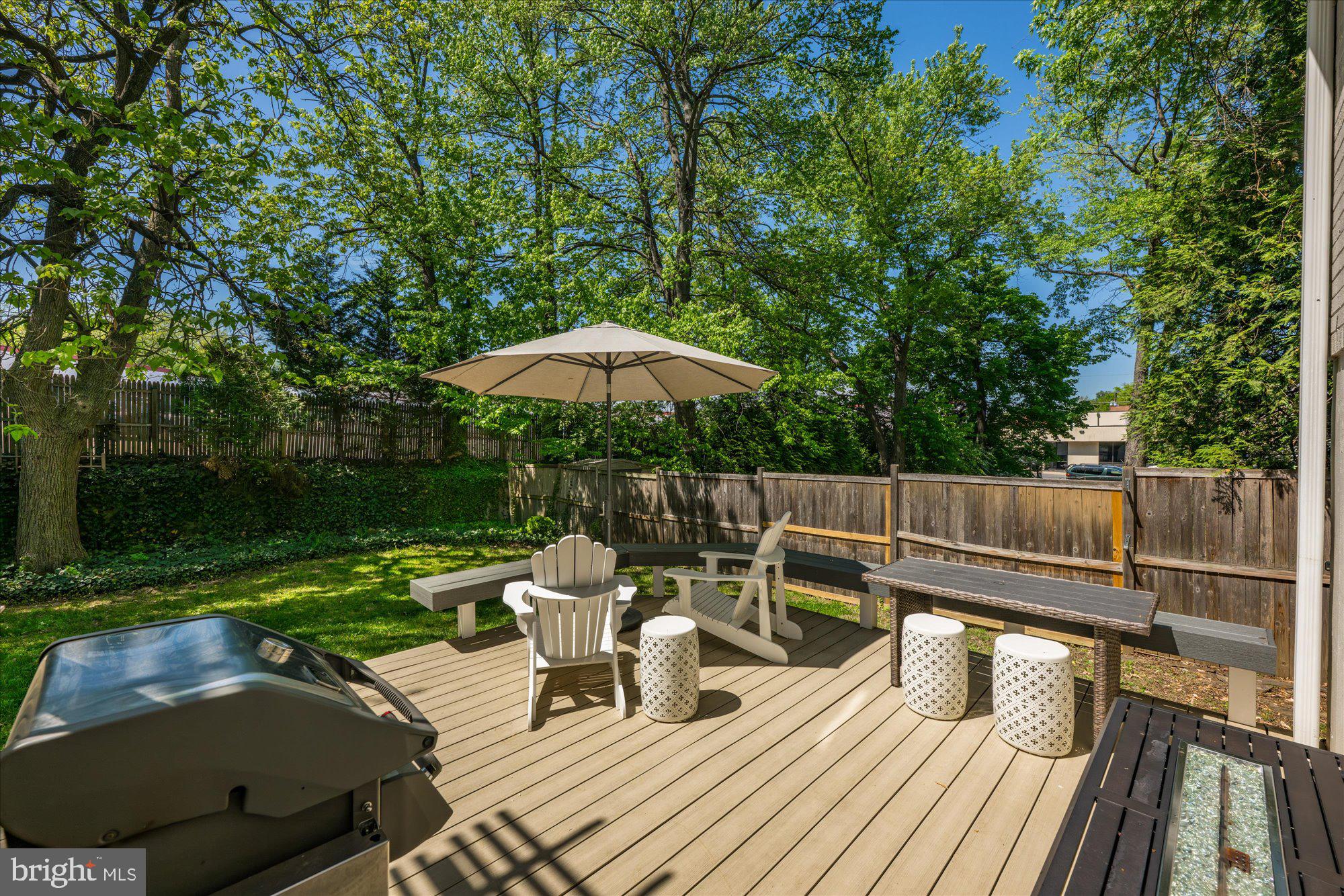 11448 Schuylkill Road Rockville, MD 20852 - Photo 40 of 49 built in seating wall