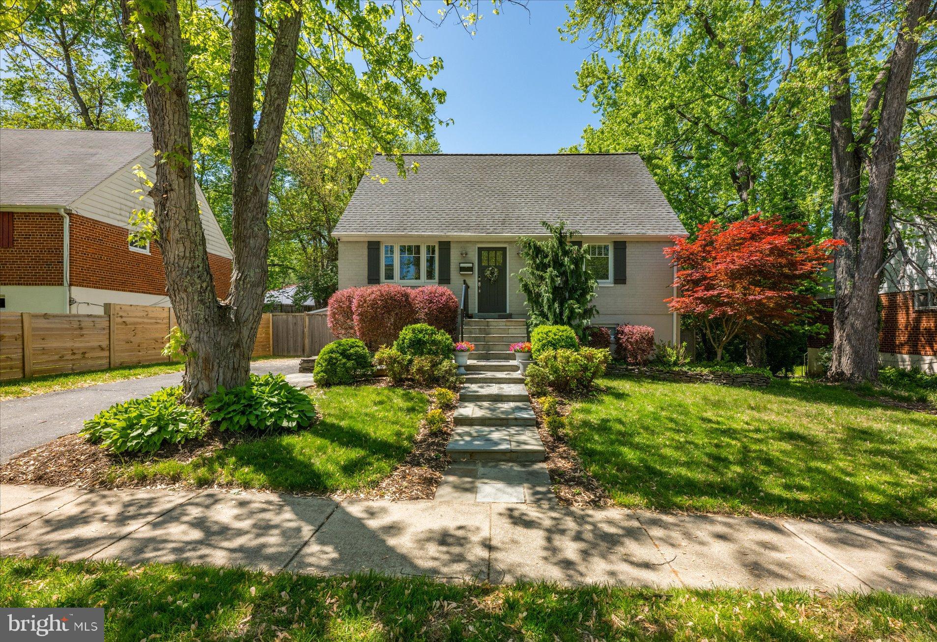 11448 Schuylkill Road Rockville, MD 20852 - Photo 43 of 49 sidewalk street!