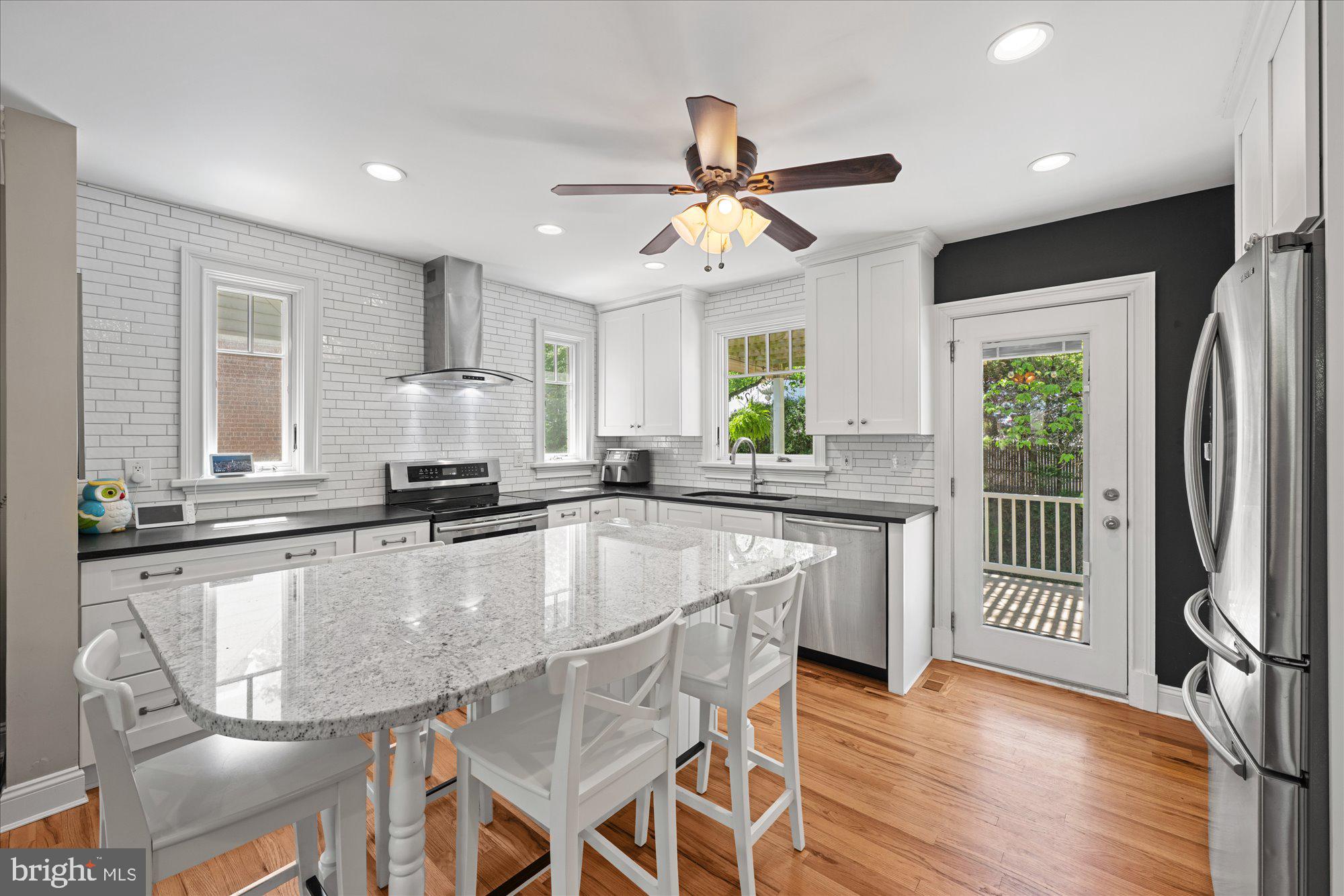 11448 Schuylkill Road Rockville, MD 20852 - Photo 9 of 49 contrasting countertop detail