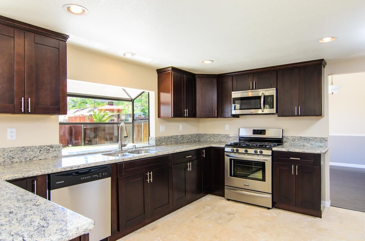 910 Solandra Lane Spring Valley, CA 91977 - Photo 14 of 25 Gallery Image 14