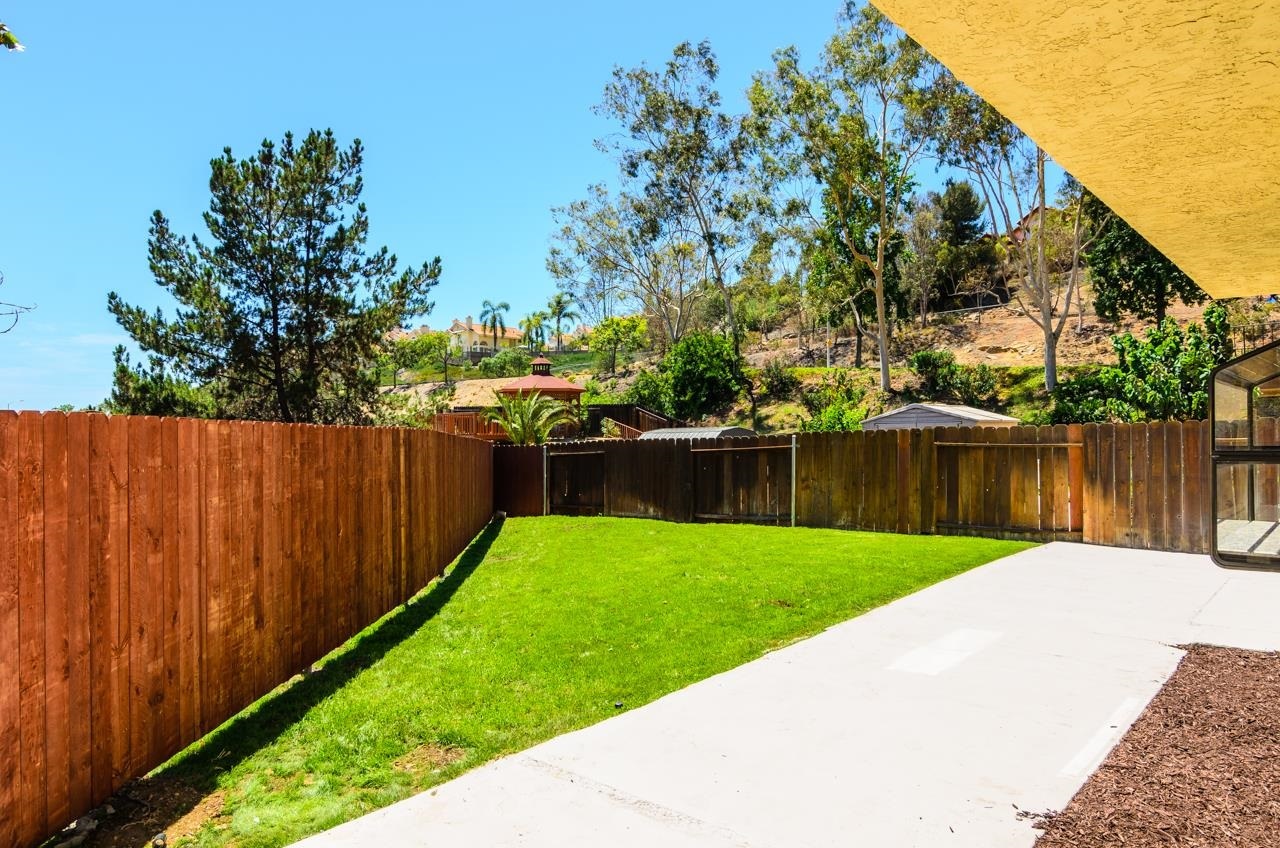 910 Solandra Lane Spring Valley, CA 91977 - Photo 5 of 25 Gallery Image 5