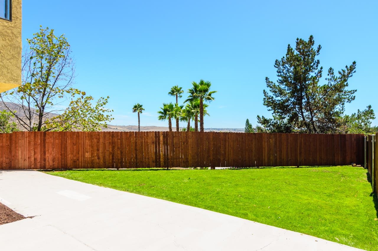 910 Solandra Lane Spring Valley, CA 91977 - Photo 6 of 25 Gallery Image 6