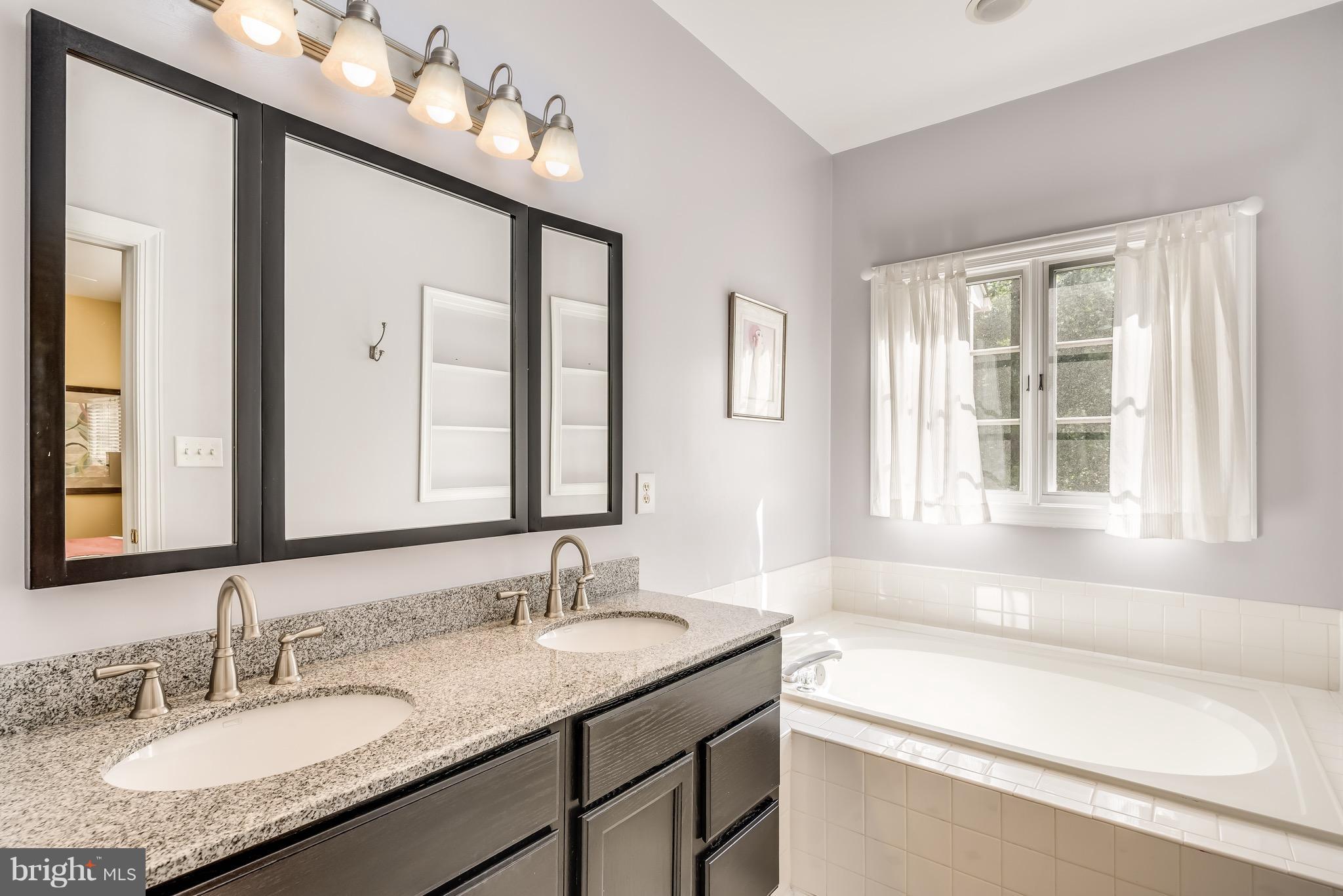 6298 Levi Court Springfield, VA 22150 - Photo 22 of 30 Bath (Master)